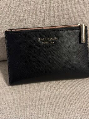 kate spade black leather zip clutch wallet with gold-tone logo